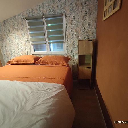 Chambre Au Coeur Du Luberon Bed and Breakfast Céreste Esterno foto